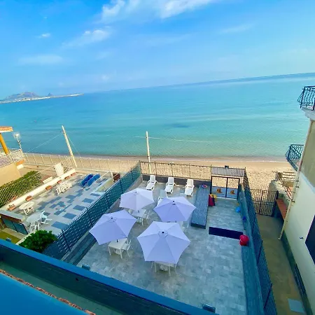 Castello Di Sabbia Bed & Breakfast *